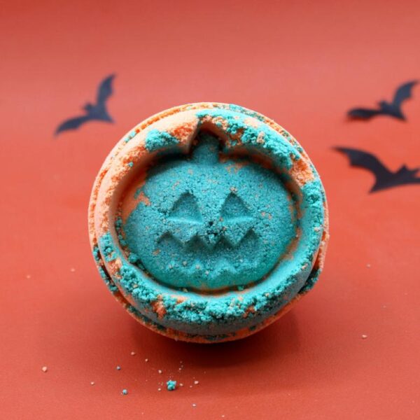 Fennel & Orange Halloween Bath Bomb - Image 2